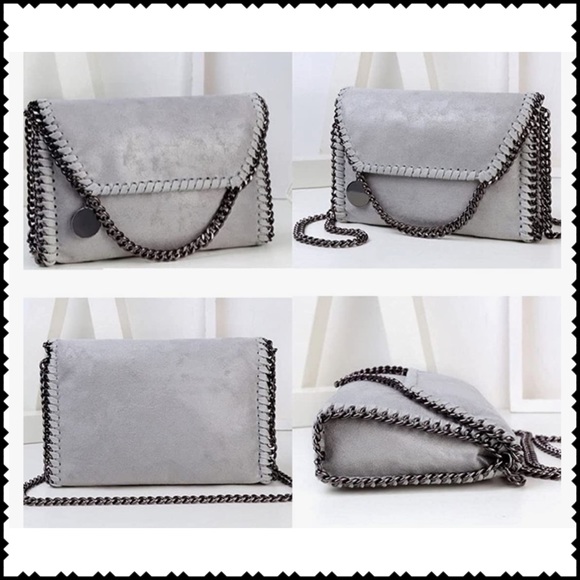 Stunning Chain-Trimmed Crossbody Bag in Grey - Picture 3 of 9
